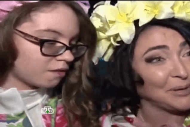 'Я испугалась'. Лолита решила 'эвакуировать' дочь и маму из Киева в Москву: видео со звездой