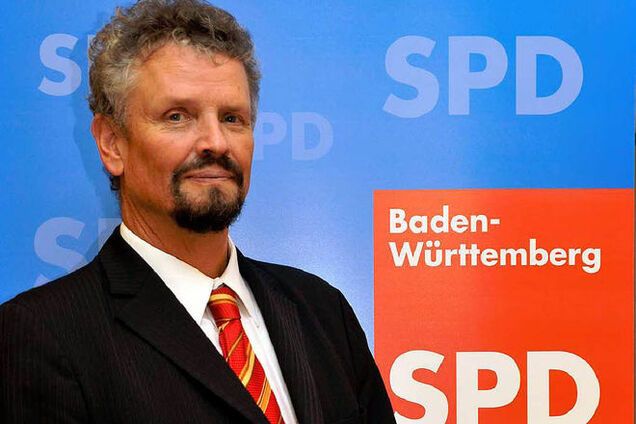 Путин пытается вбить клин в Евросоюз – советник Меркель