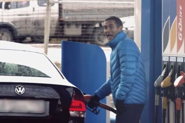 'Газпром' заставил футболистов 'Зенита' работать на заправке