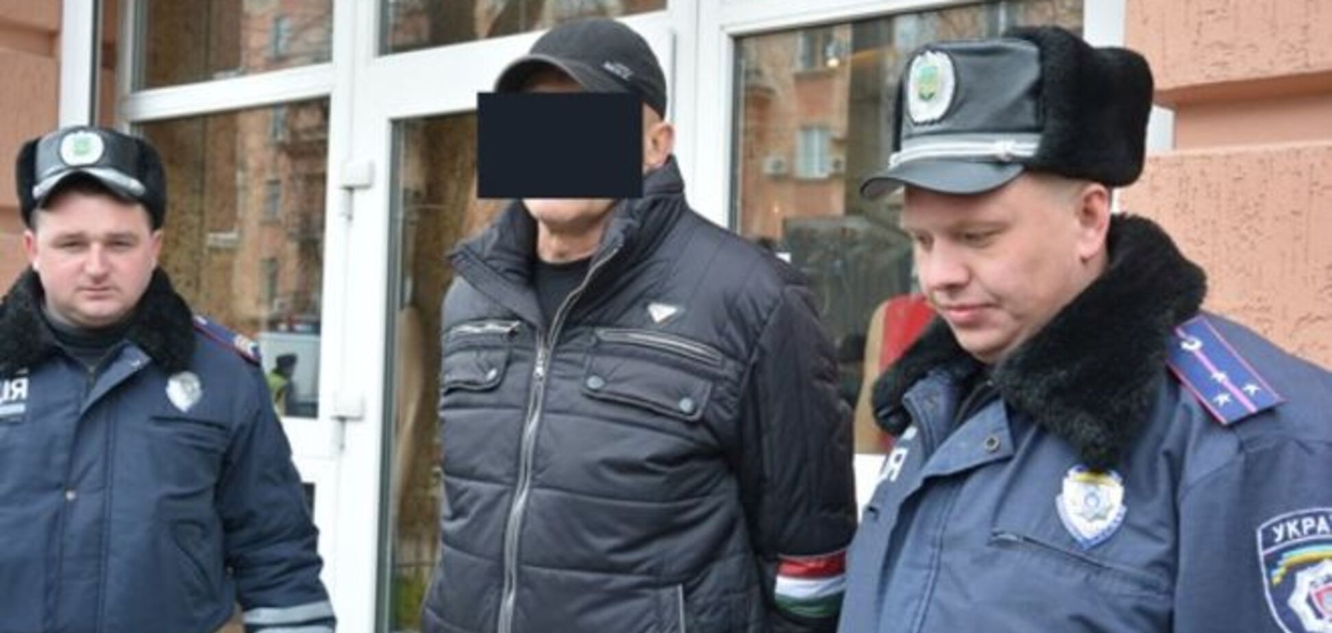 У центрі Миколаєва затримали чоловіка з цілою сумкою гранат