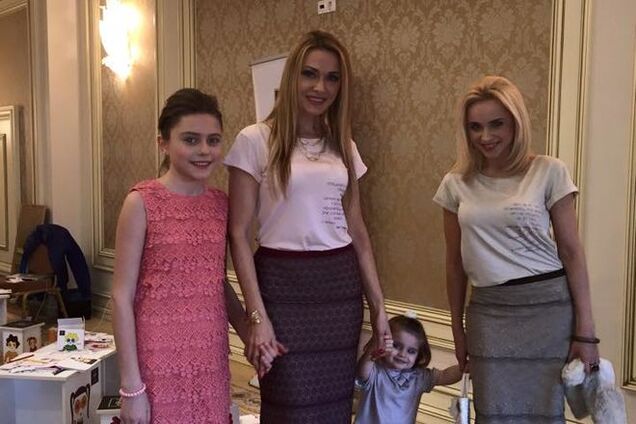 Ольга Сумская и Лилия Ребрик вывели в свет красавиц-дочерей