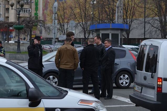 Сын Порошенко попал в ДТП на Крещатике: фотофакт