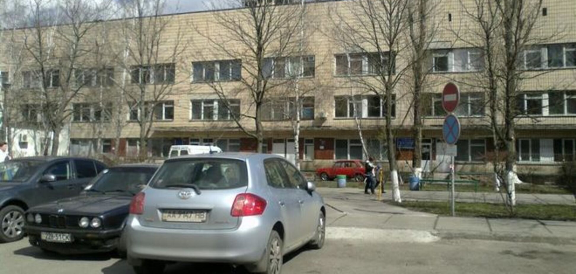 'Герой парковки': в Киеве плюют на 'Скорую помощь'