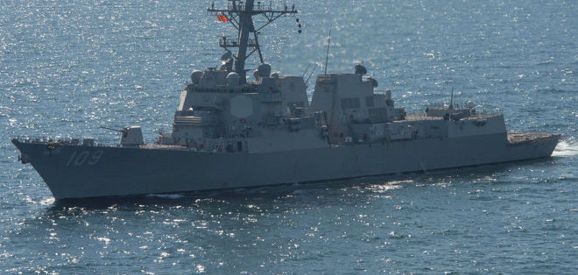 Ракетный эсминец США идет к берегам Украины
