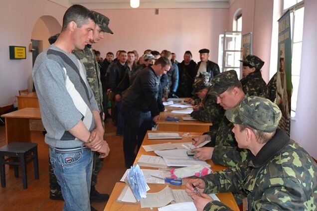 Рада освободила от мобилизации студентов, аспирантов и докторантов