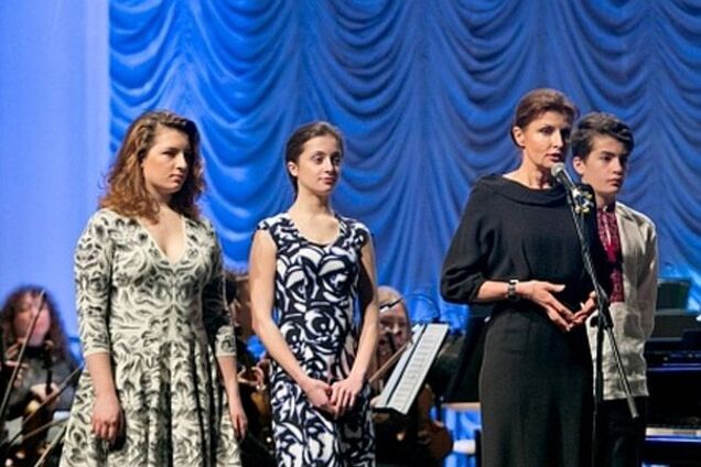 Дети Порошенко помогли собрать деньги для детской больницы