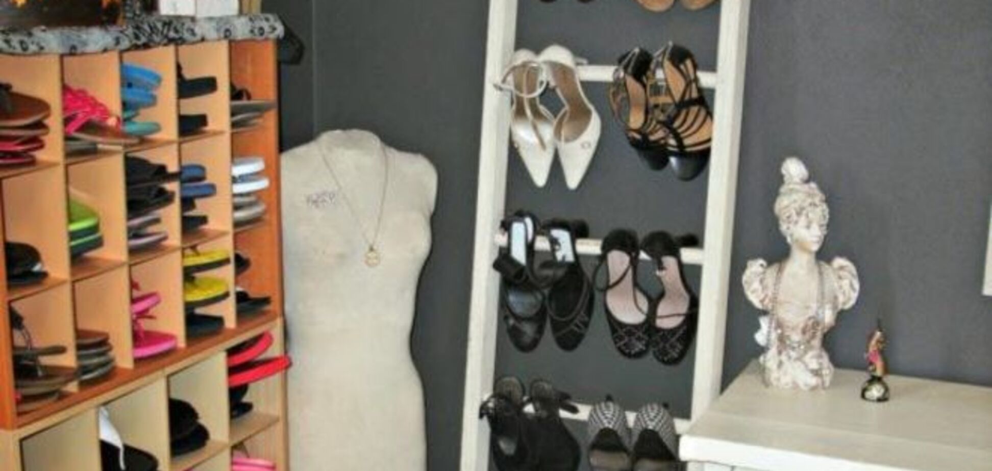 27 гениальных лайфхаков для порядка в квартире: домик для носков и держатель для прищепок