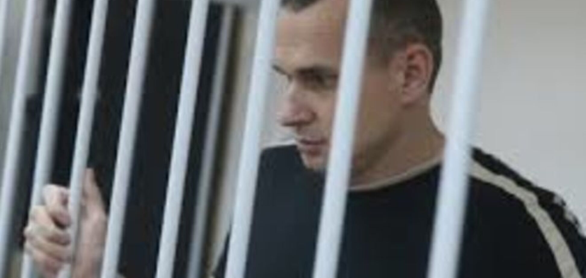 Арест Сенцову могут продлить еще на месяц