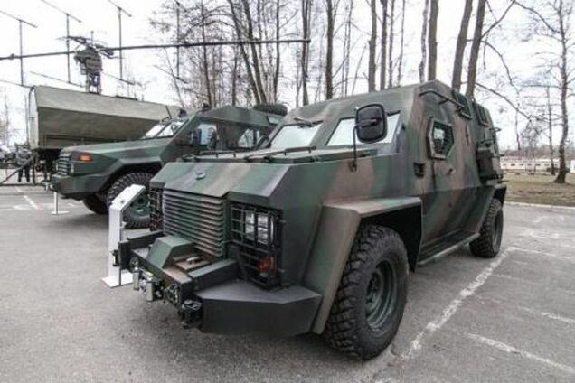 В Украине выпустили новый броневик 'Барс-8': фото 'зверя'