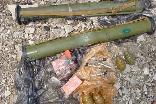 На Луганщине близ химзавода нашли тайник со взрывчаткой: фотофакт