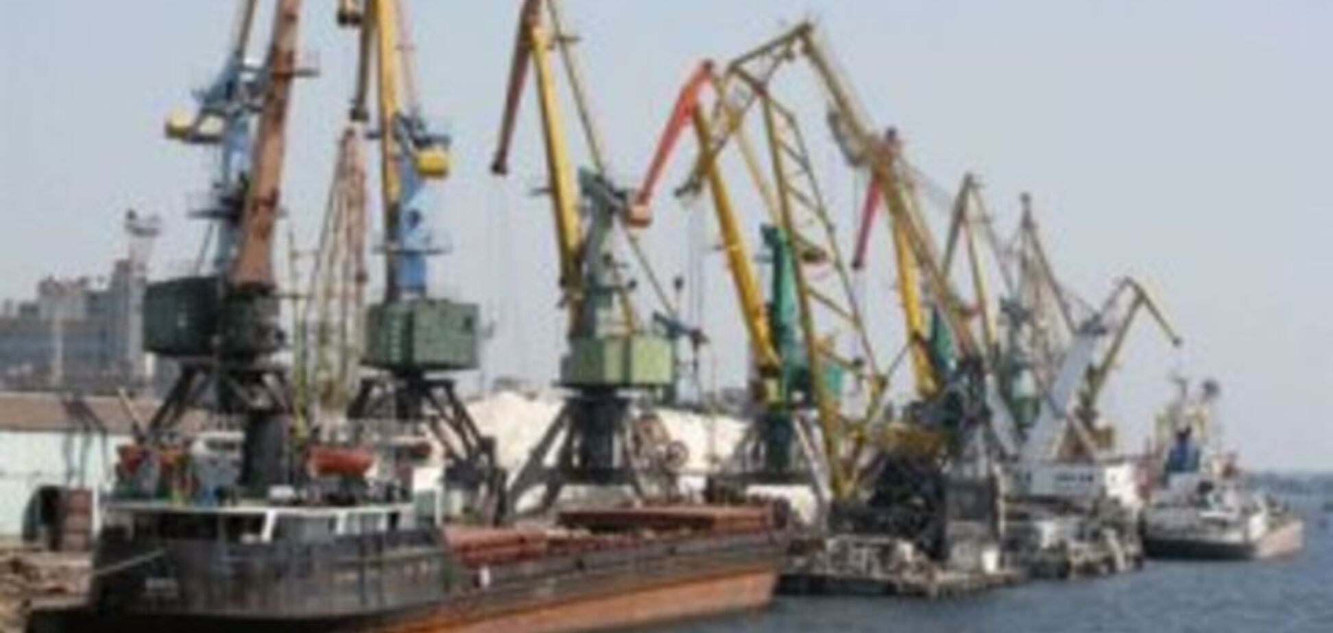 Херсонский нефтеперевалочный комплекс принял первое судно с нефтепродуктами