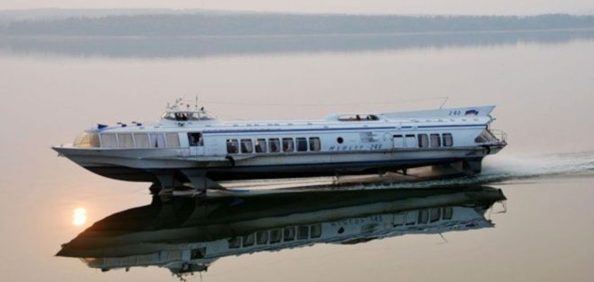 Из Киева в Днепропетровск теперь можно добраться речной маршруткой