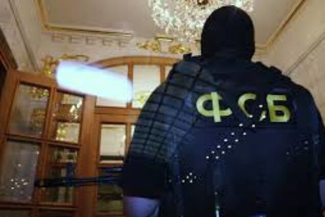 Оккупанты в Крыму 10 часов обыскивали дом журналистки и забрали ее куда-то