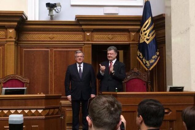 Речь Коморовского в Раде многократно прерывали овациями