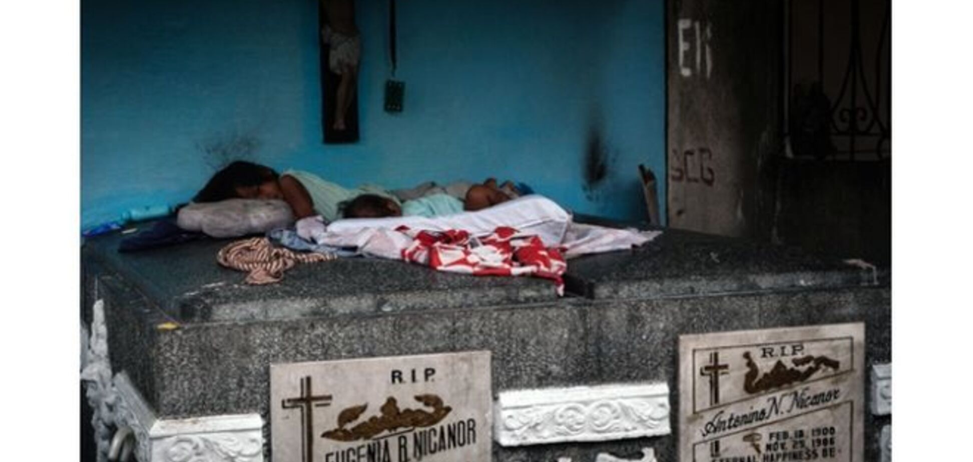 Жизнь на могилах: город-кладбище в Маниле