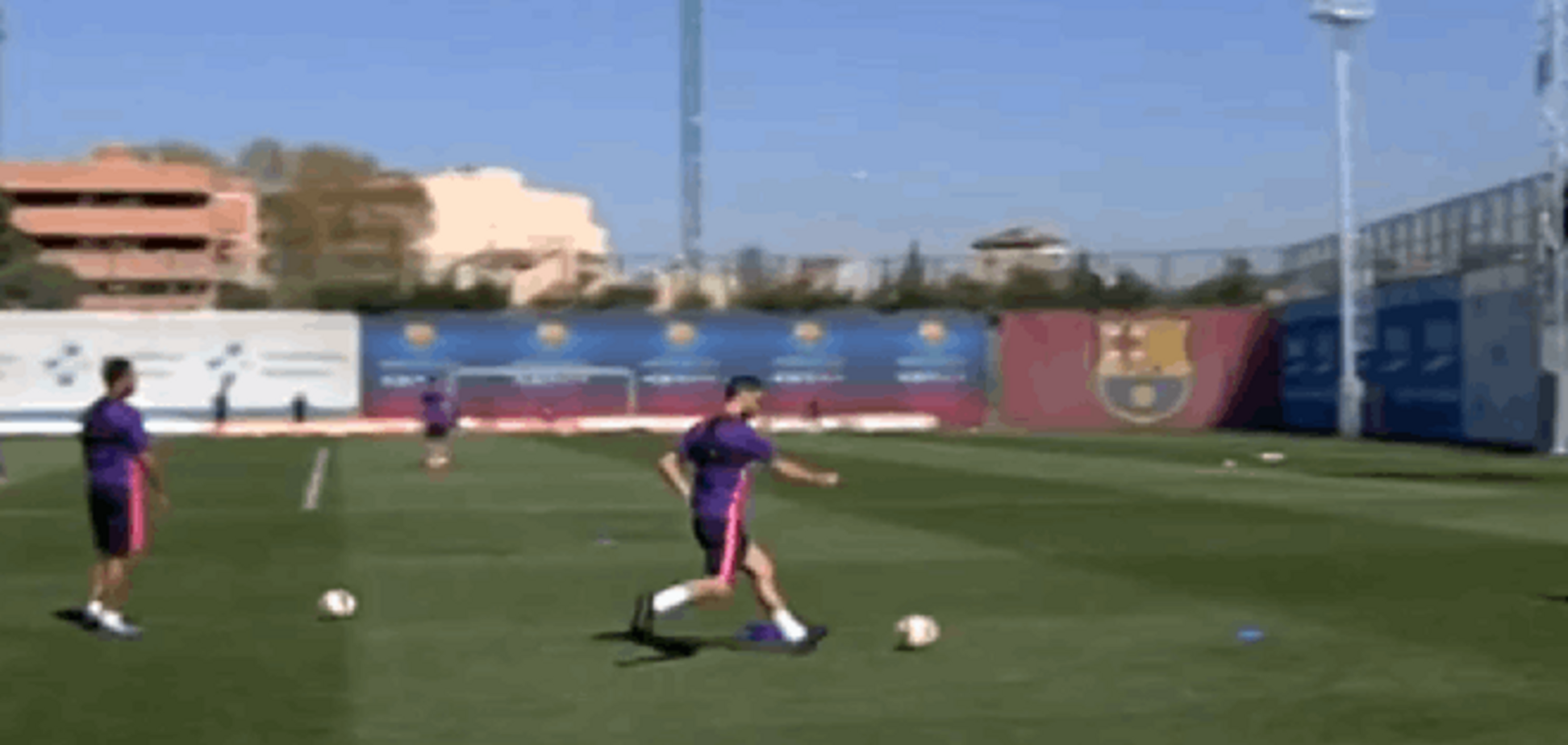 Трюк футболиста 'Барселоны' впечатлил даже одноклубников