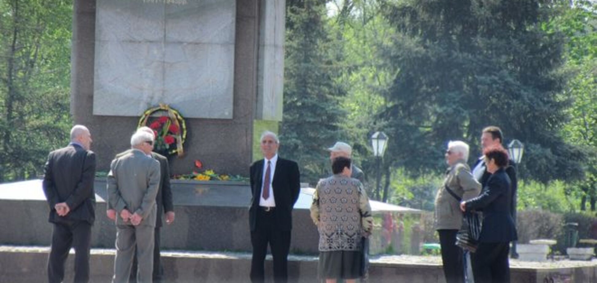 Москаль: в Северодонецке 10 коммунистов вспомнили дешевую колбасу и разошлись - фотофакт