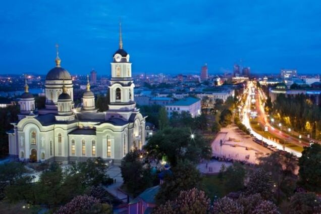 Чому Донецьк обирає Сталіна, а не Юза?