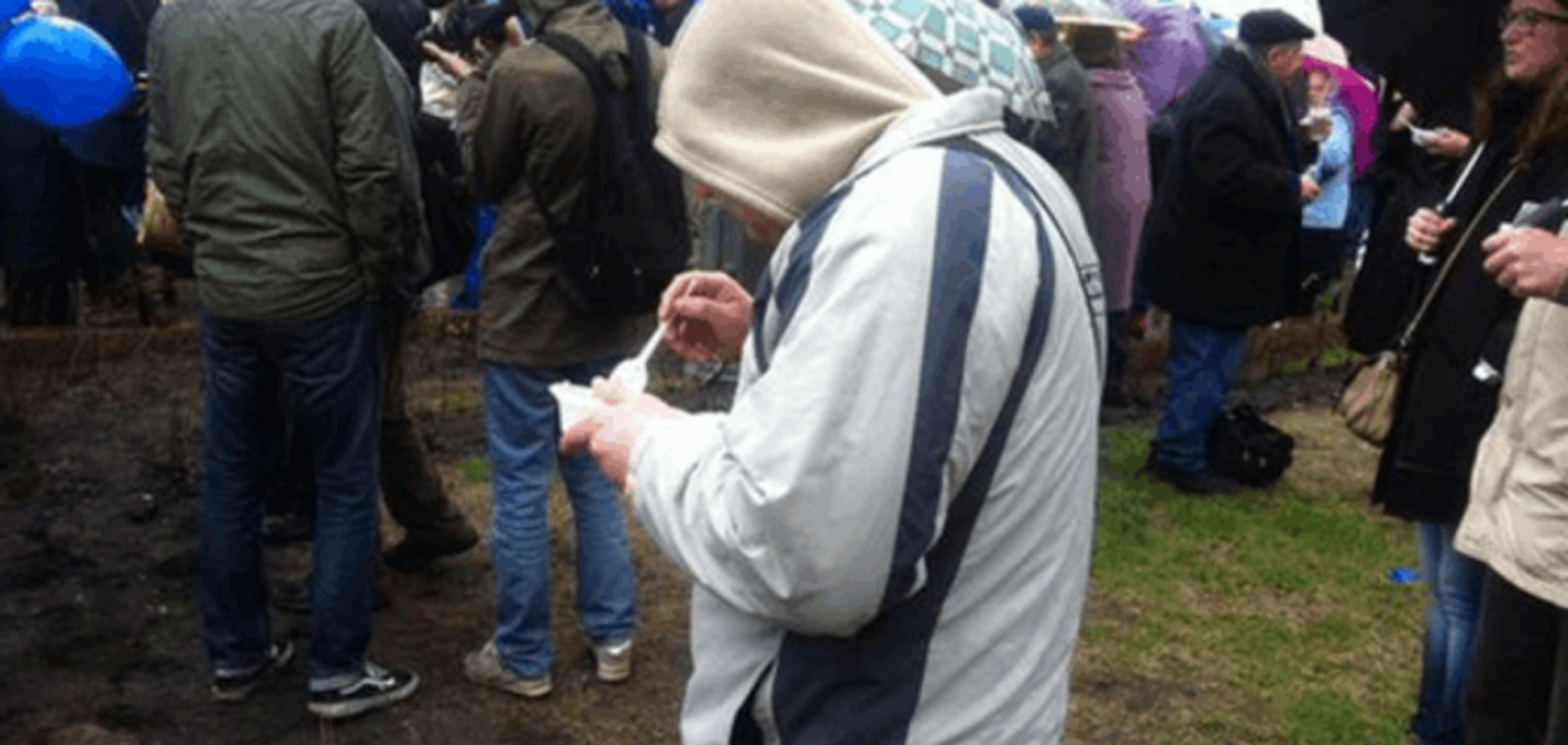 Москвичи 'кинули' Жириновского и побежали за бесплатной кашей: опубликованы фото