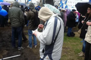 Москвичи "кинули" Жириновского и побежали за бесплатной кашей: опубликованы фото