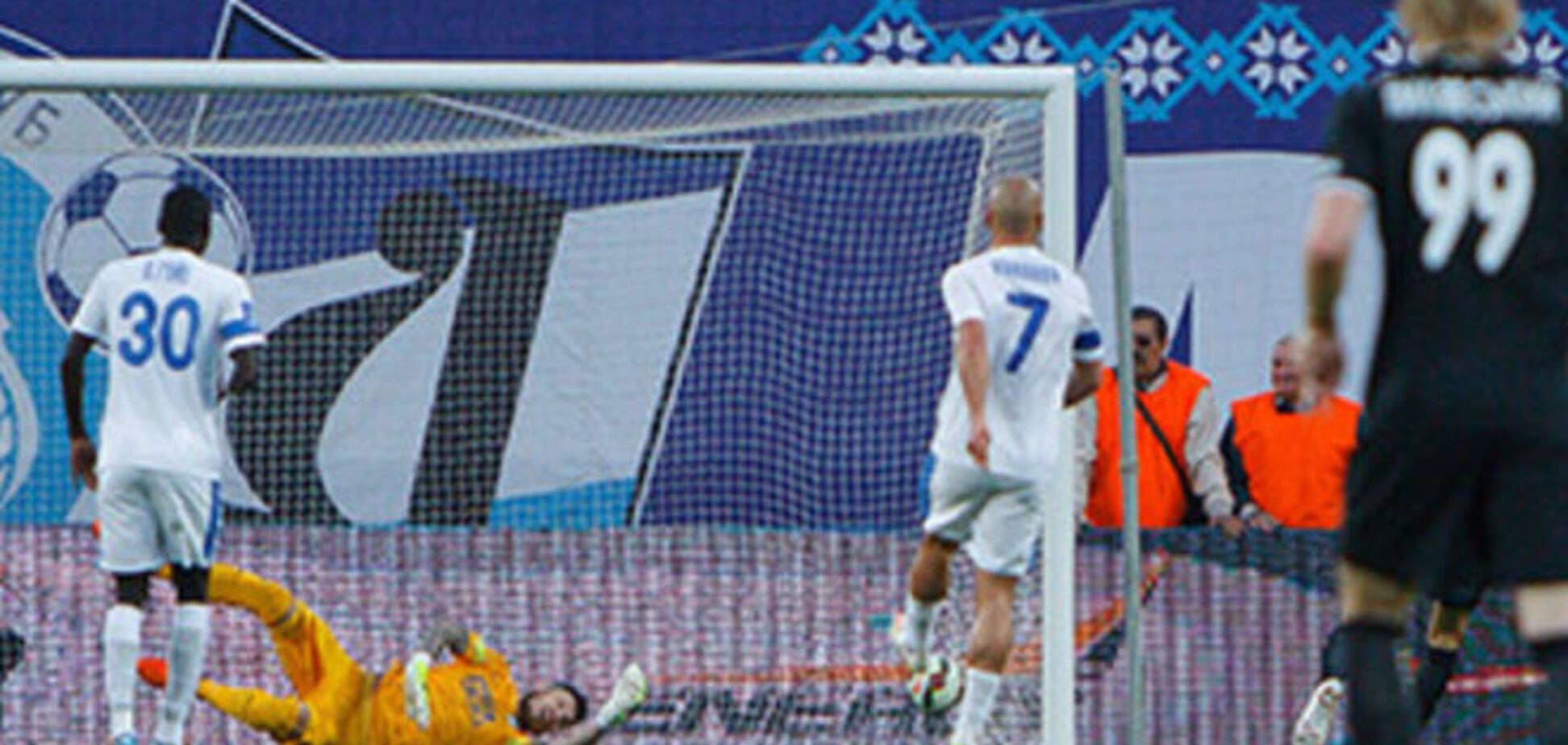 'Днепр' традиционно проиграл 'Заре'