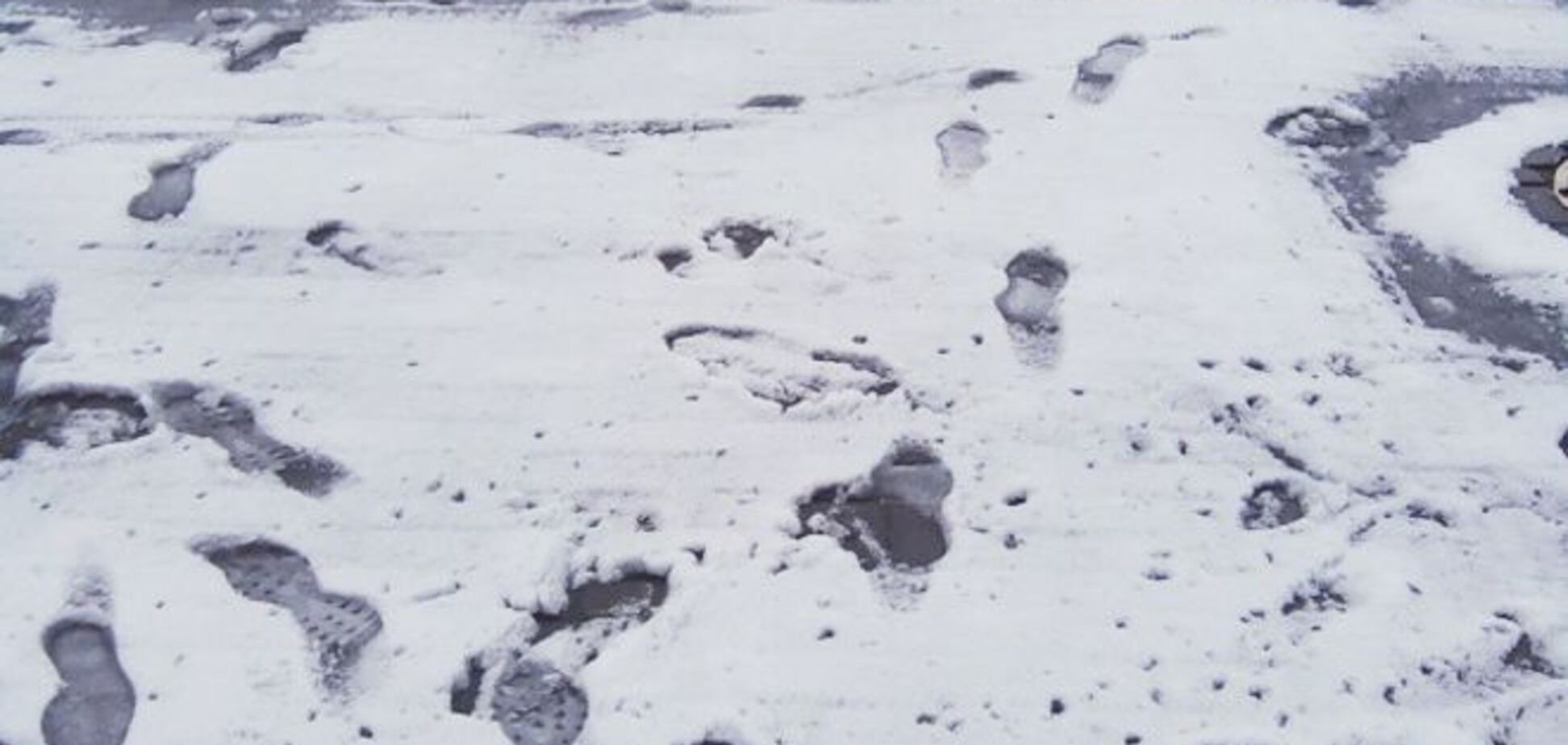 'Месть погоды'. Челябинск на День Победы 'атаковал' снегопад: фотофакт