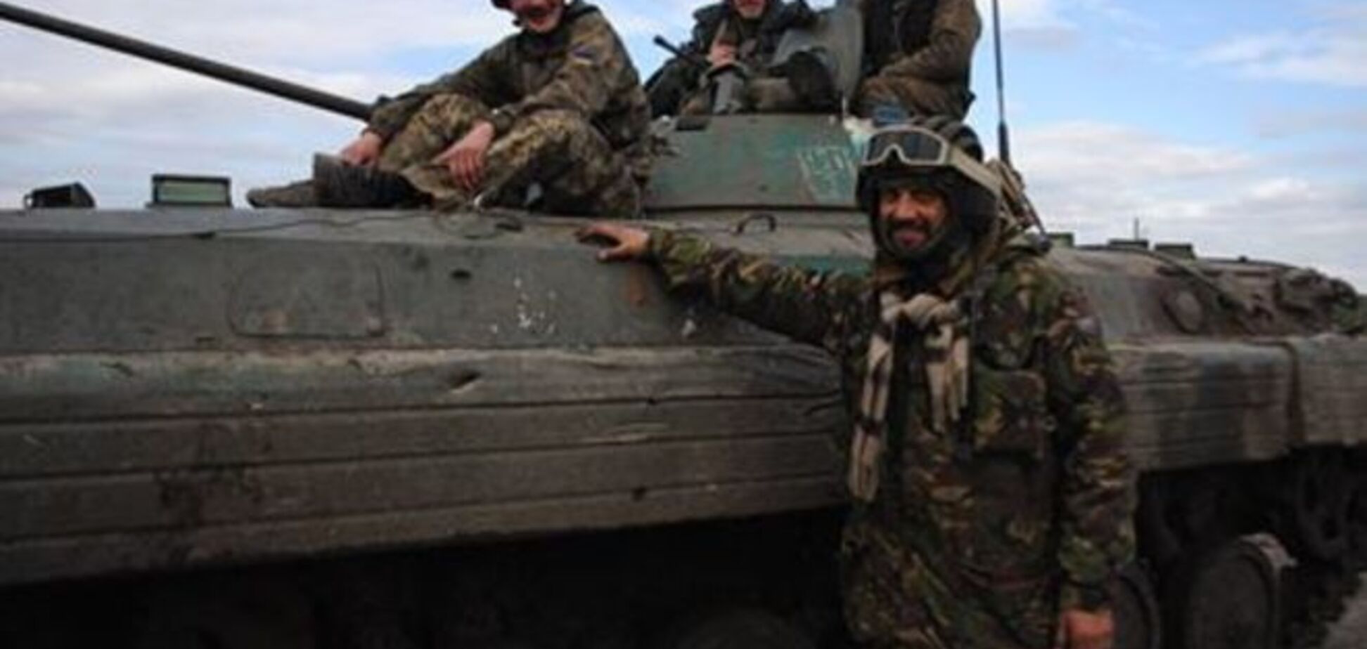 Террористы атакуют силы АТО в Песках: ранен украинский боец