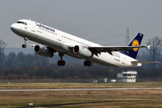 'Плохой груз': самолет Lufthansa не долетел до Германии из-за угрозы взрыва