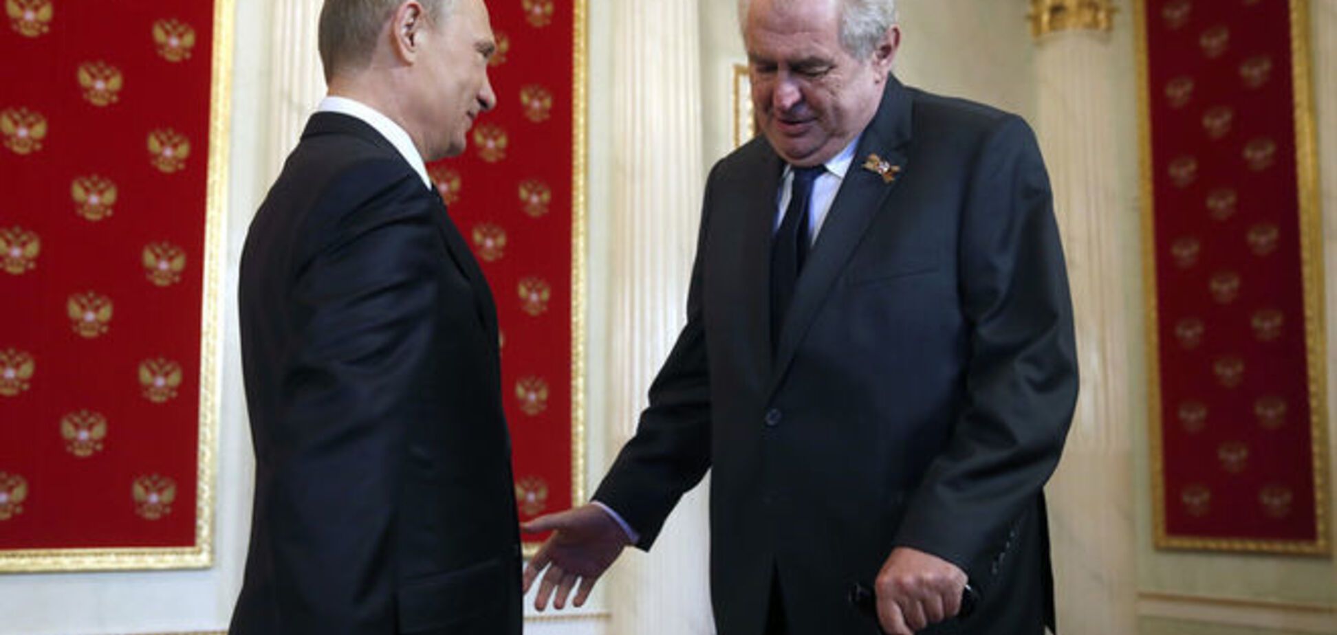 'Мир сошел с ума'. Земан назвал войну на Донбассе 'гражданской' и обнадежил Путина