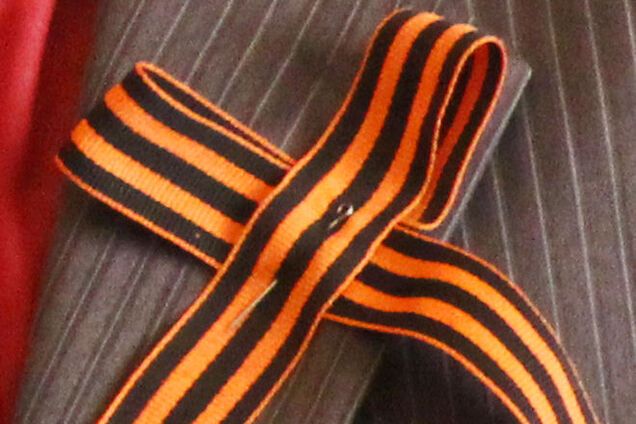 'Ты - бандера!' В Херсоне два пенсионера подрались из-за георгиевской ленты