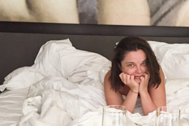 Наташа Королева снова показала новые обнаженные фото в постели