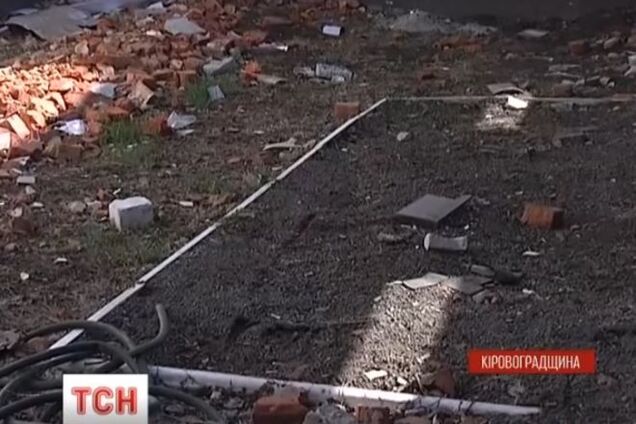 В Кировоградской области устроили стройку на братской могиле. Видеофакт