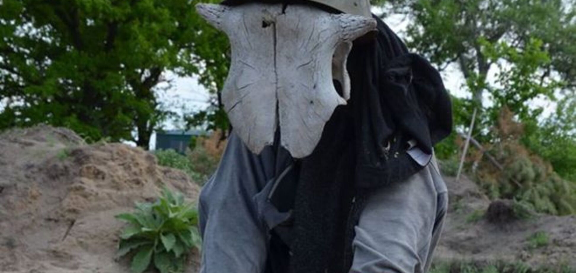 Череп коровы, шлем и засаленный китель: бойцы рассказали, как ловят террористов на 'Чучу'
