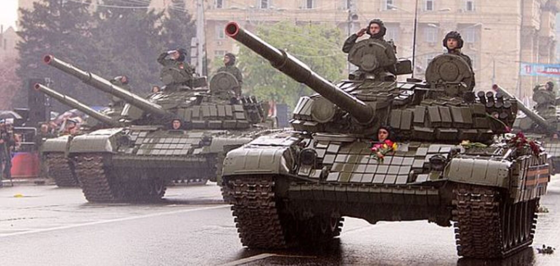 Украина ожидает жесткую реакцию мира на 'парад' в Донецке – Порошенко