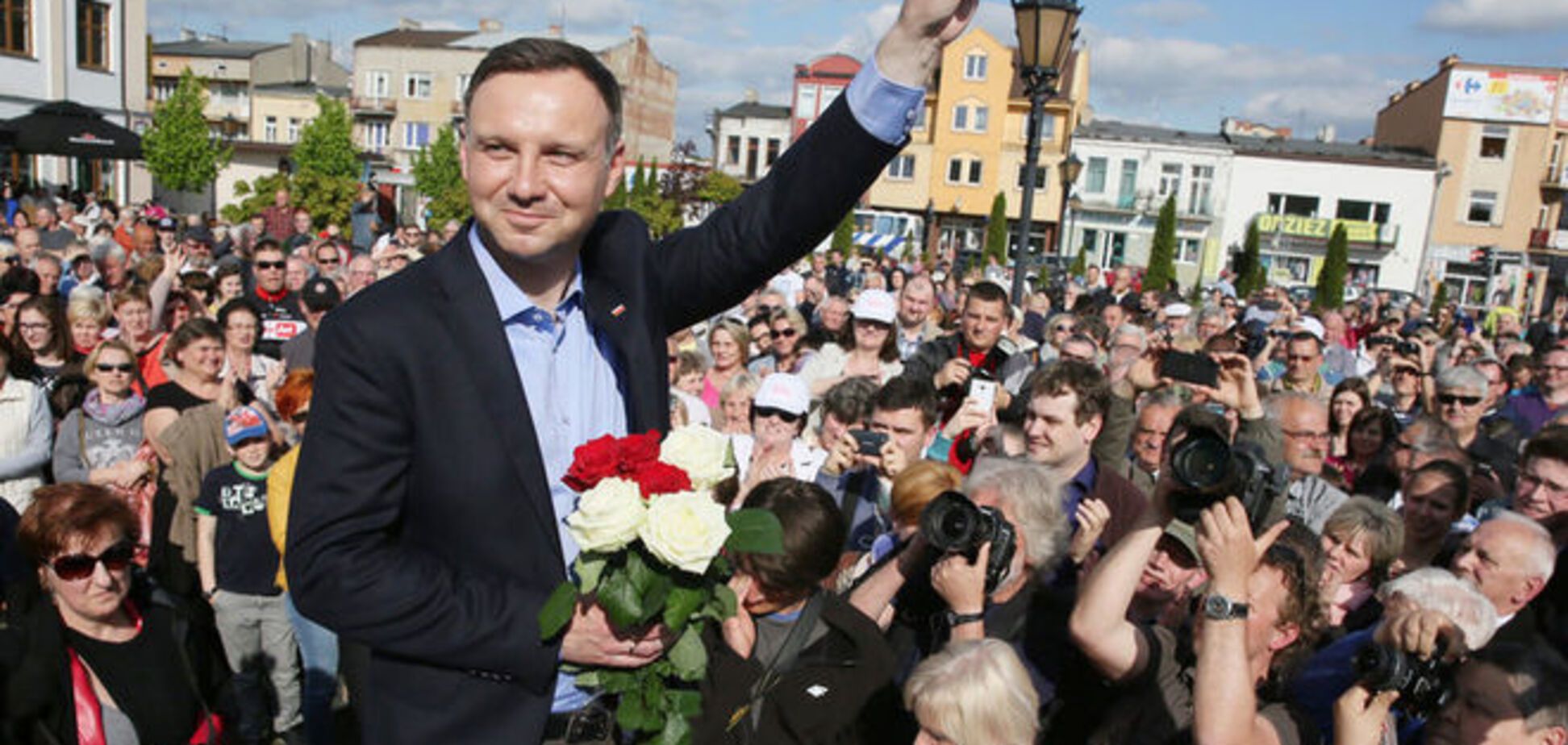 Який зиск Україні від переможця першого туру виборів президента Польщі