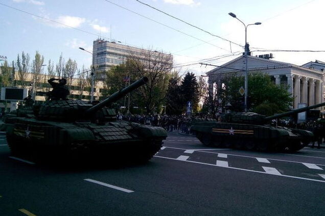 Вся военная техника террористов после 'парада' осталась в Донецке