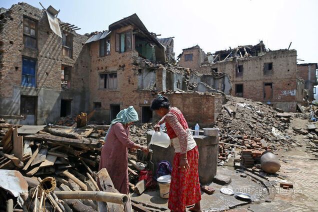 В Непале произошло новое мощное землетрясение: испуганные люди покинули свои дома
