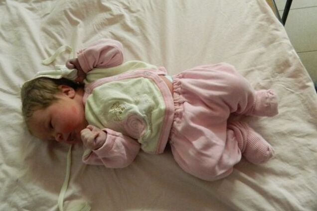 В Киеве разыскивают мать девочки-подкидыша