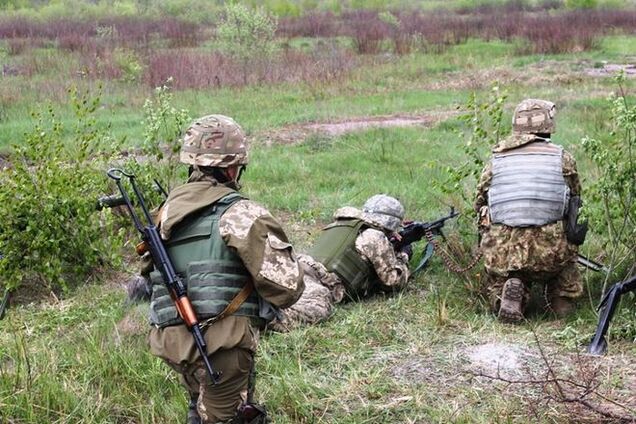 За последние сутки на Донбассе были ранены 10 бойцов