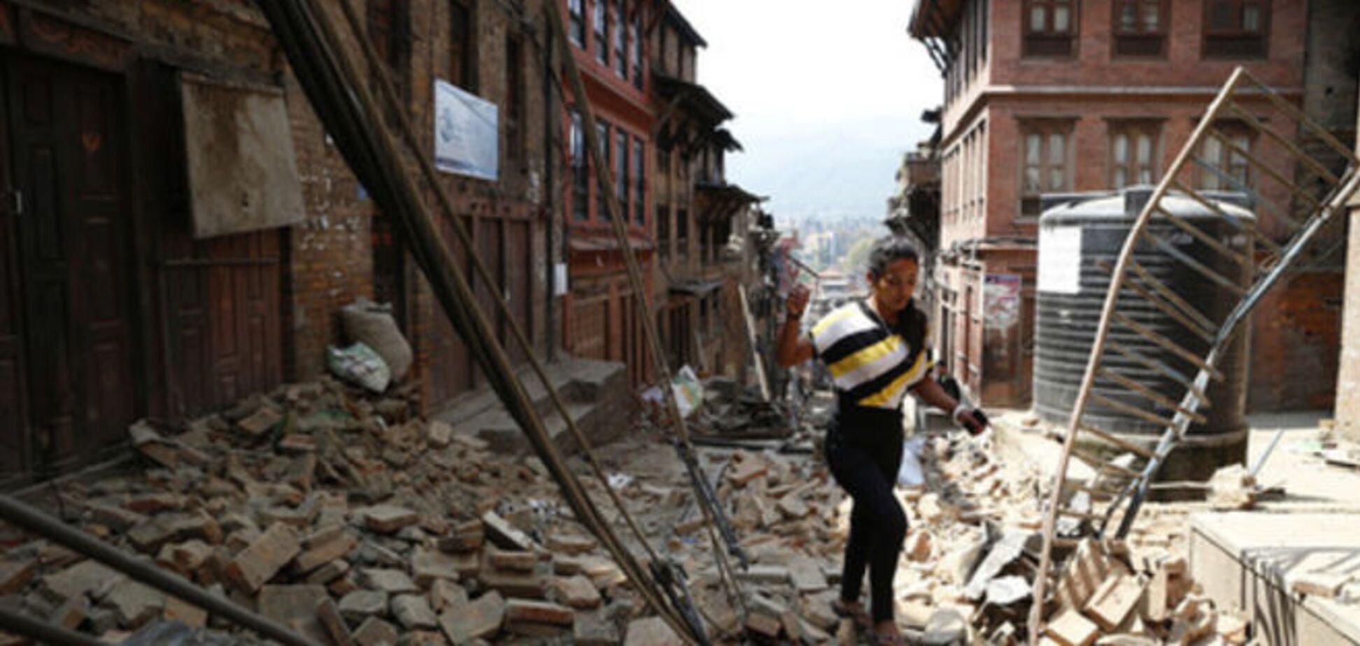 Новое землетрясение в Непале унесло жизни уже 65 человек