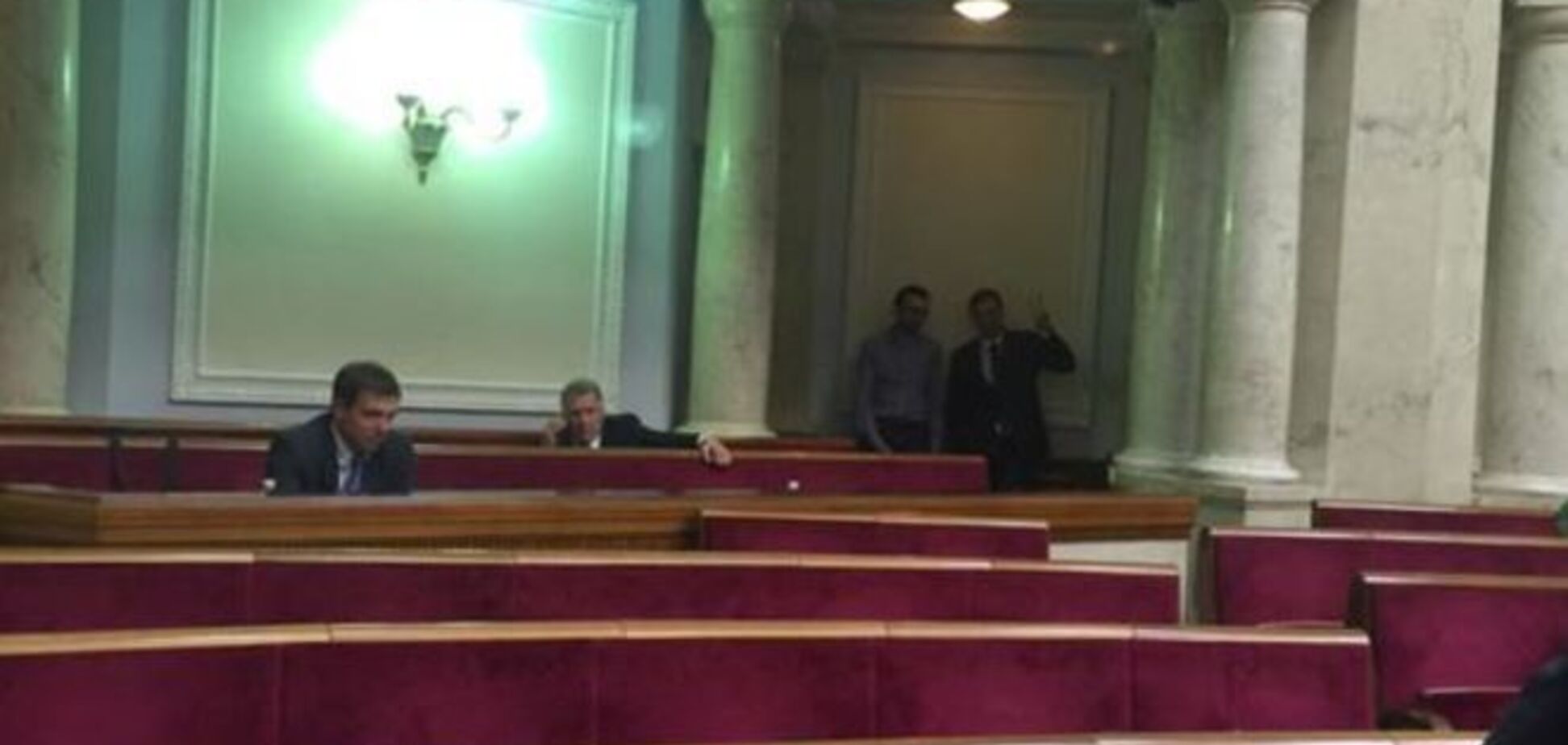 Лещенко 'застукали' за переговорами з екс-регіоналами: фотофакт