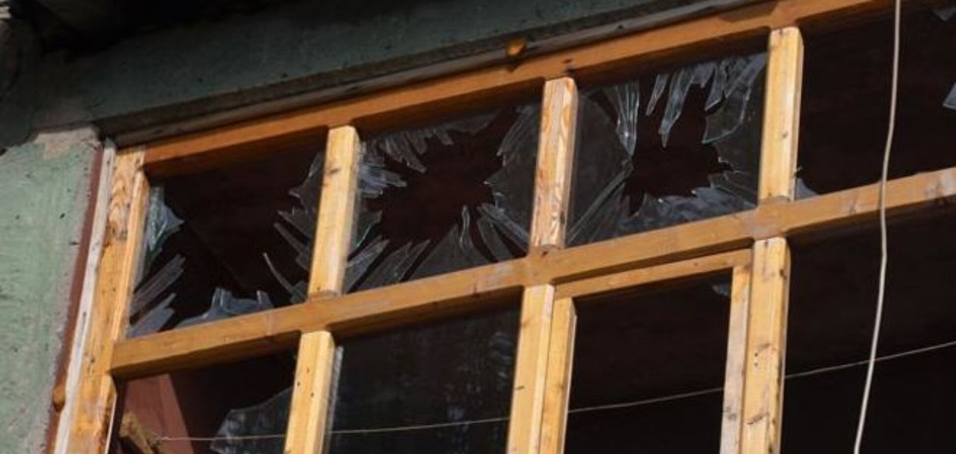 На Луганщине поселок разрушен огнем террористов