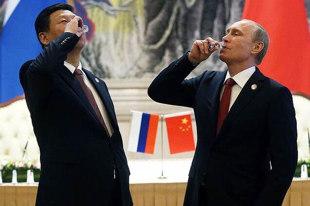 'Кремлевские' ложатся под 'пекинских': как Китай превращает Россию в сырьевой придаток