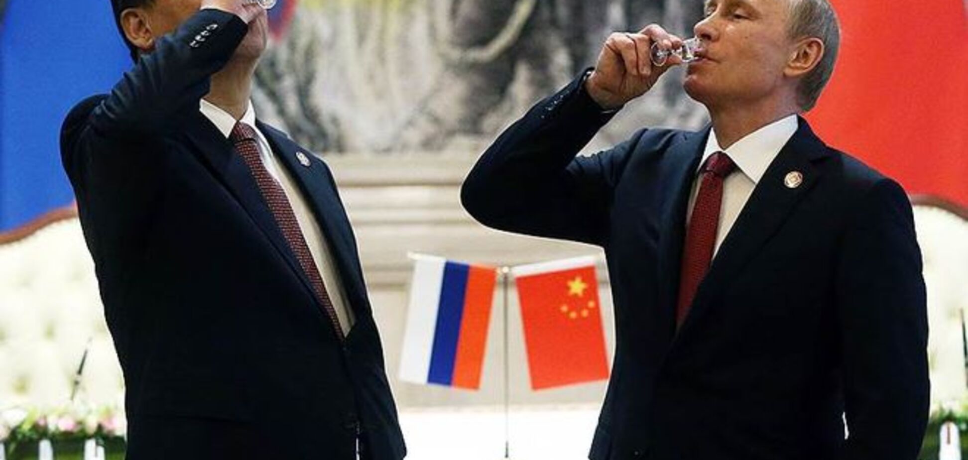 'Кремлевские' ложатся под 'пекинских': как Китай превращает Россию в сырьевой придаток
