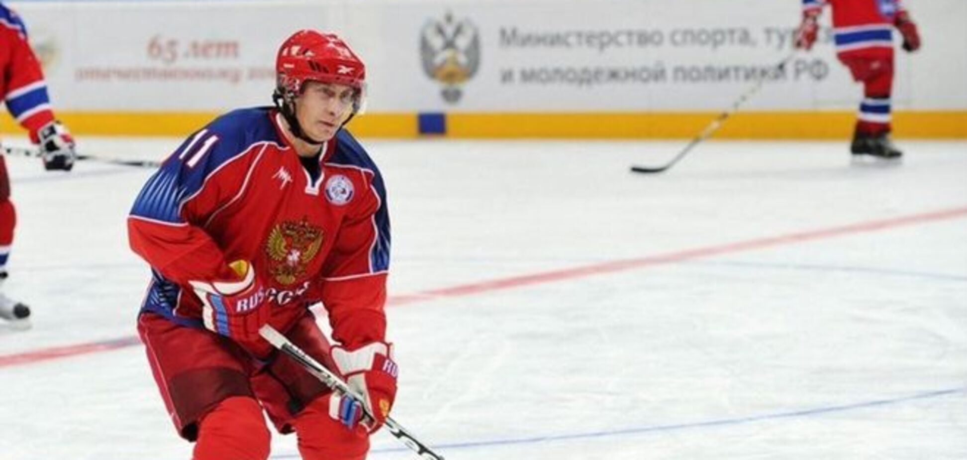 Путин готовится сыграть в хоккей