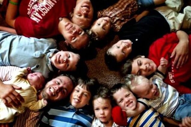 Американка родила 12 сыновей и хочет снова стать мамой