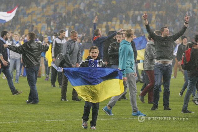 'До победы остался один шаг': Коломойский поздравил Украину с успехом 'Днепра'