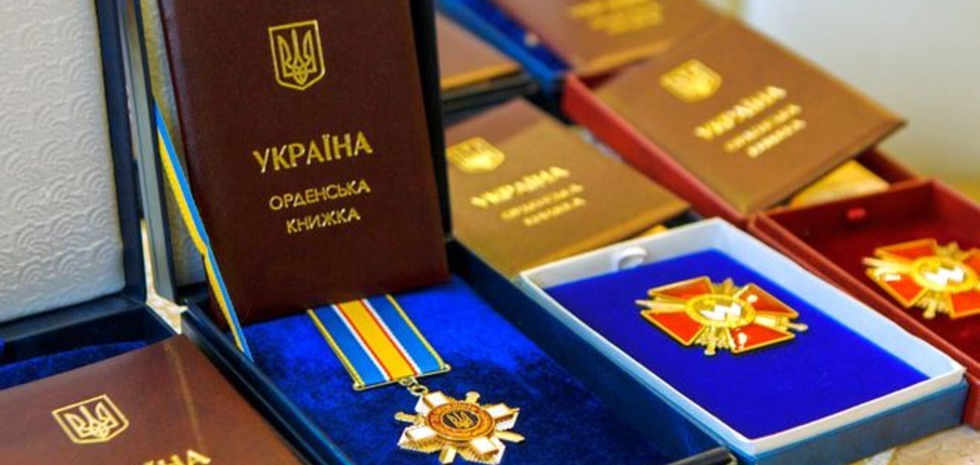 Порошенко наградил посмертно 220 бойцов АТО: полный список