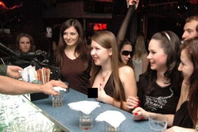 В Сети показали фото совсем голой 'богини' зама Аксенова