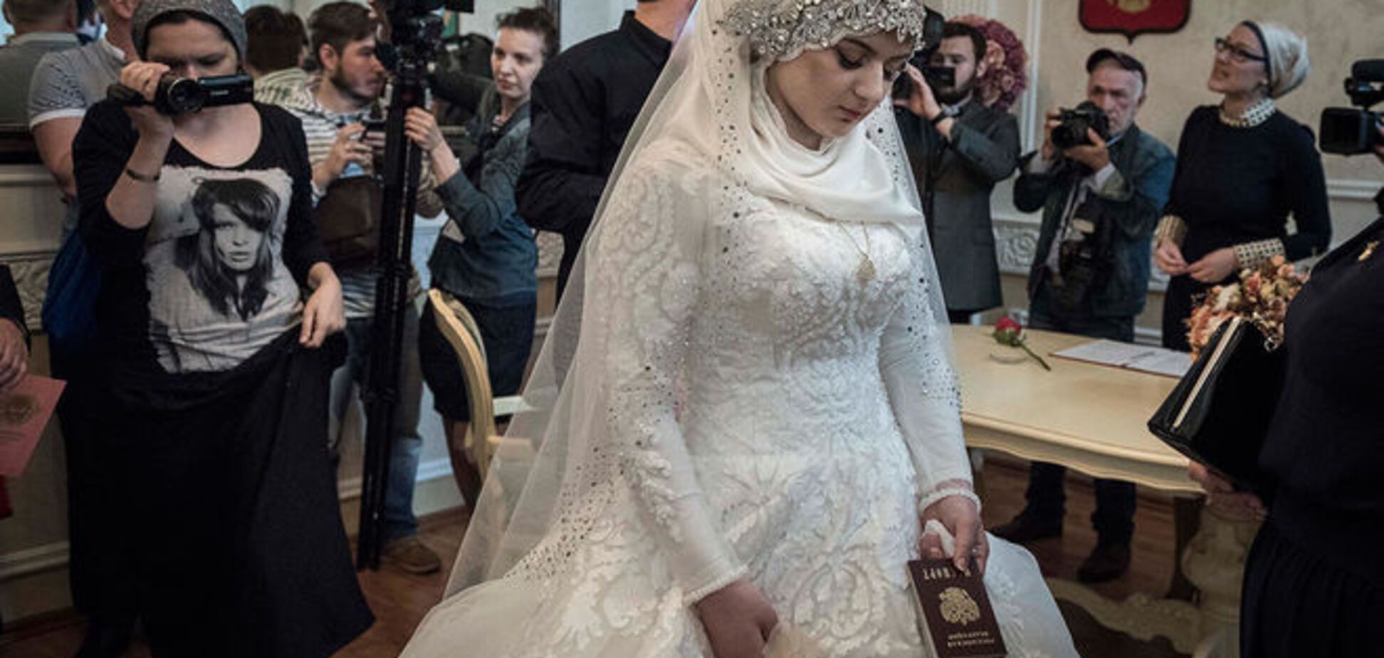 В Чечне кадыровский силовик женился на 17-летней